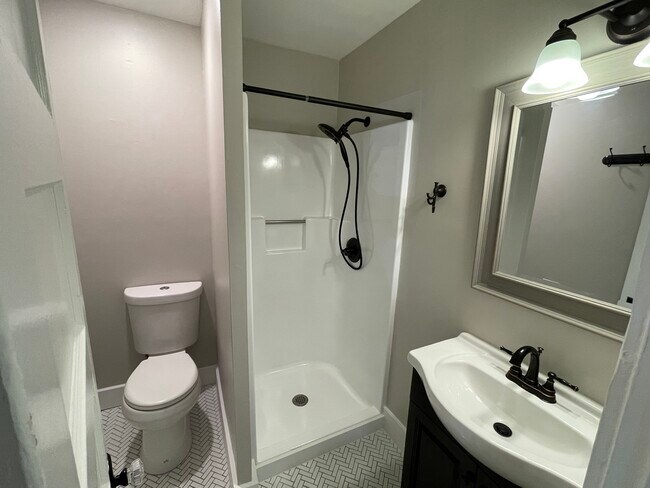 Shared Bathroom - 2337 Morton Ln