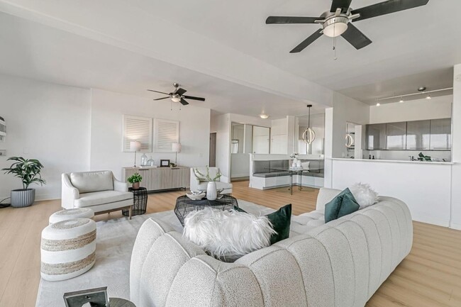 Building Photo - Civic