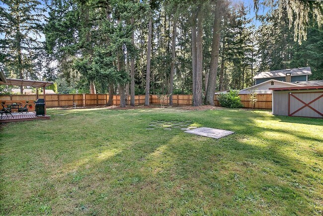 Building Photo - Lakeside Living in Lacey's Lake Forest Nei...