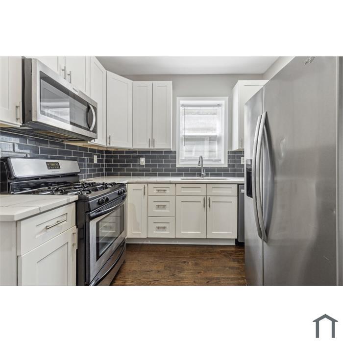 Building Photo - 7825 S Loomis Blvd