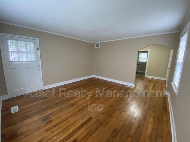 Building Photo - 1818 Price Ave