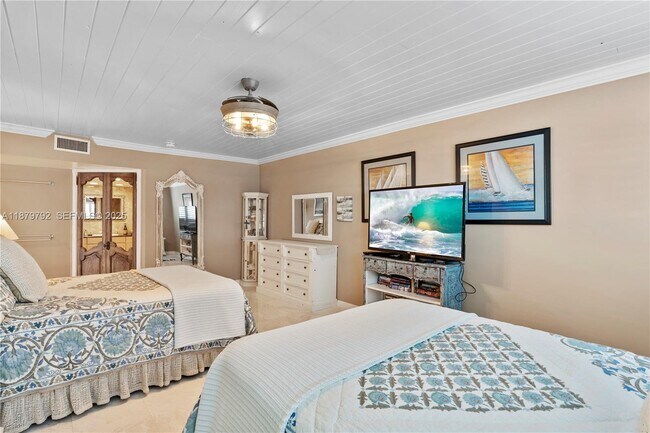 Building Photo - 3550 Galt Ocean Dr