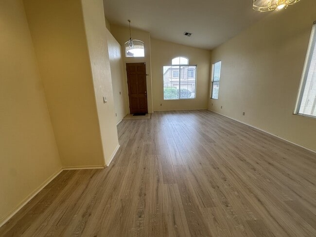 Building Photo - CONVENIENT CHANDLER LOCATION