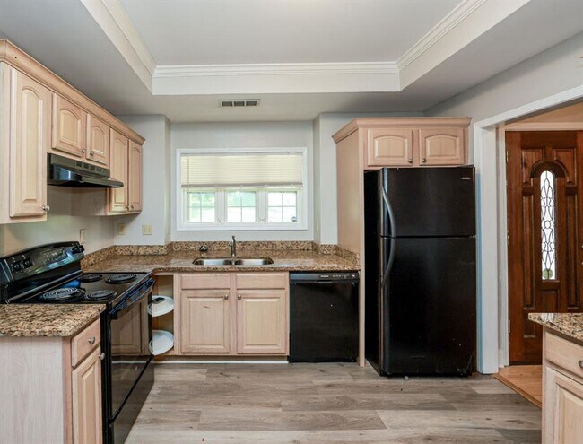 Building Photo - 3873 King Edward Trail SW