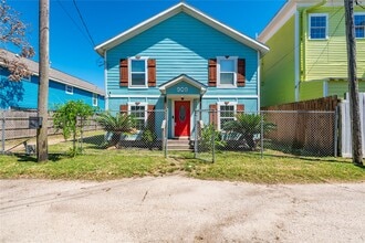 Building Photo - 909 32nd St