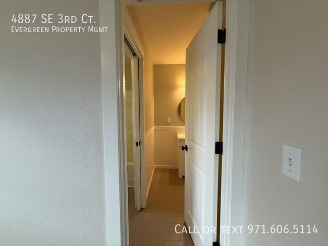 Building Photo - 4887 SE 3rd Ct