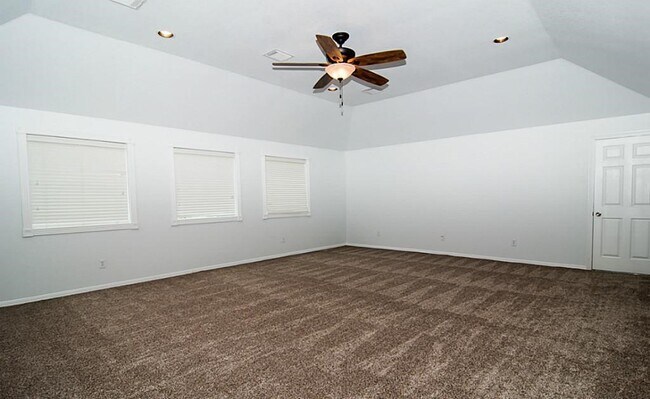 Building Photo - 143 N Shawnee Ridge Cir