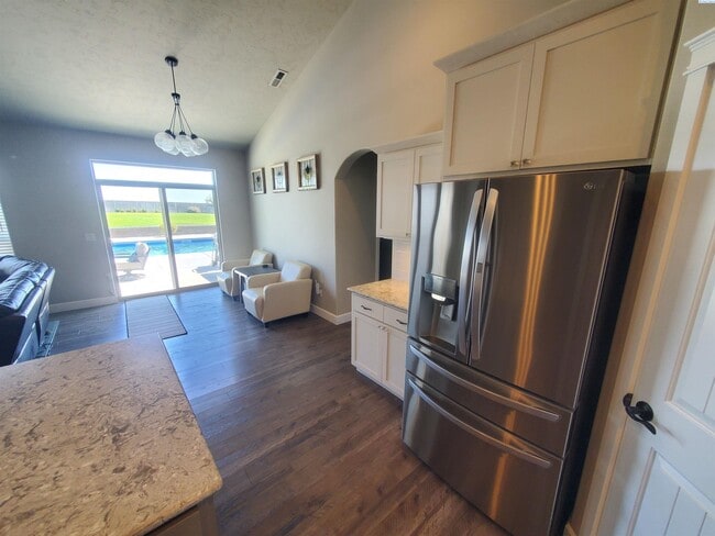 Building Photo - FOR RENT: West Pasco with heated inground ...
