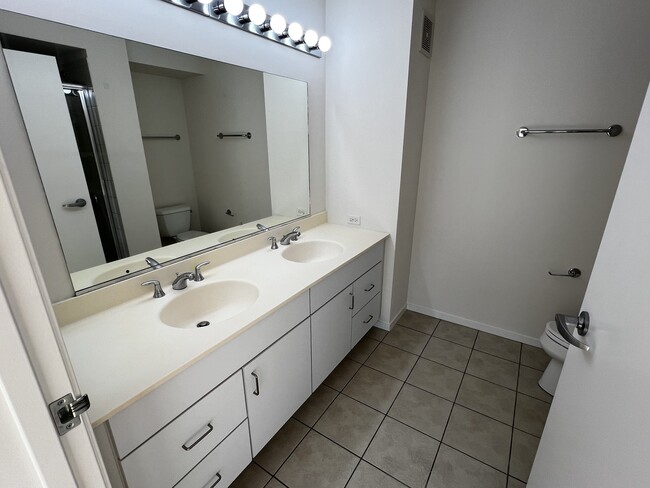 Building Photo - 9655 Woods Dr