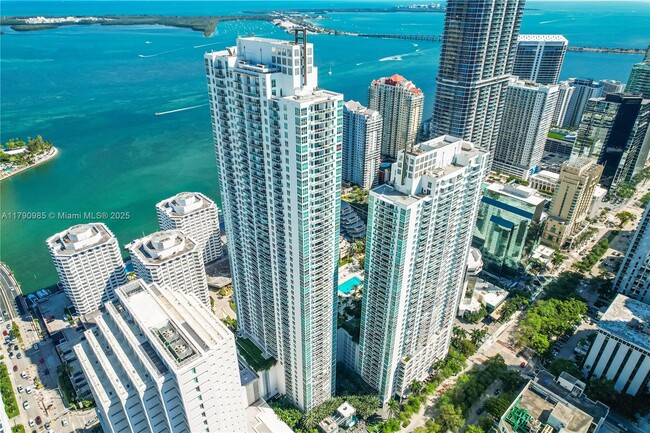 Building Photo - 950 Brickell Bay Dr