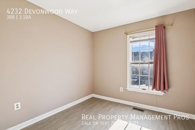 Building Photo - 4232 Devonwood Way