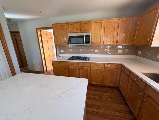 Building Photo - 23901 Cahills Way