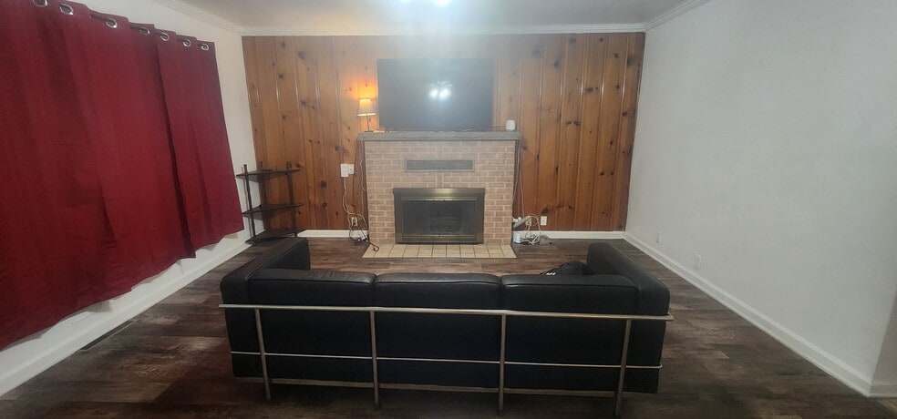 Building Photo - 406 NE 74th St