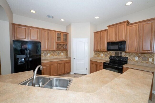 Building Photo - 7627 Stoney Hill Dr