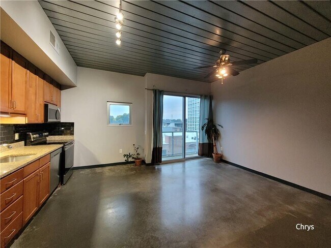 Building Photo - 620 Glen Iris Dr NE