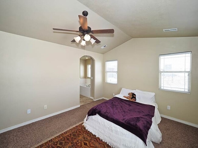 Building Photo - Perfect Town Home in Eagle Mountain