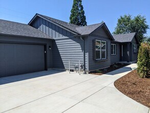 Building Photo - Fantastic 3-Bedroom, 2-Bath Home With 1388sf!