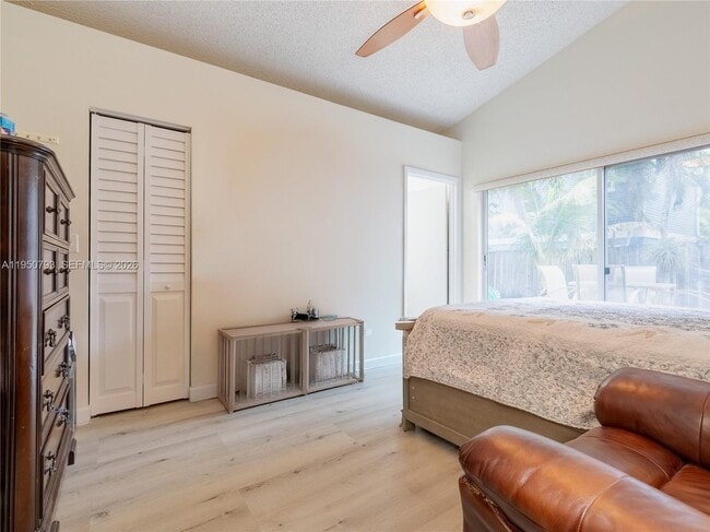 Building Photo - 206 SW 159th Way