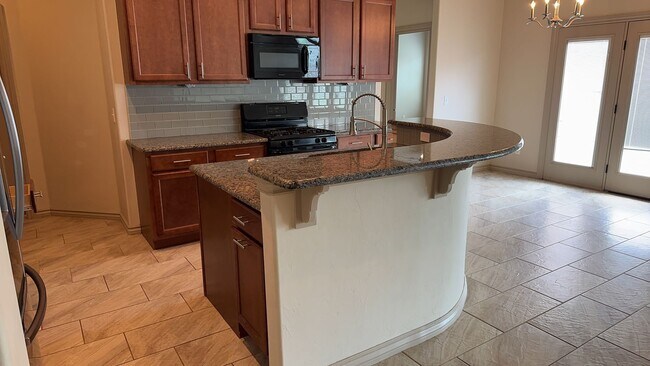 Building Photo - A Very Beautiful and Spacious 3 Bedroom 2 Bath Home in Yukon Public Schools