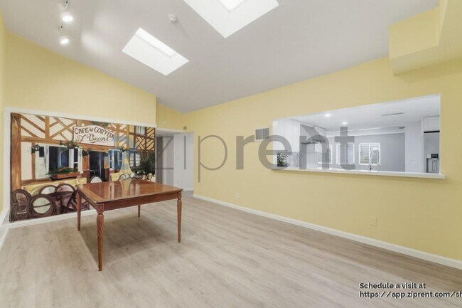 Building Photo - 1967 Solano Way