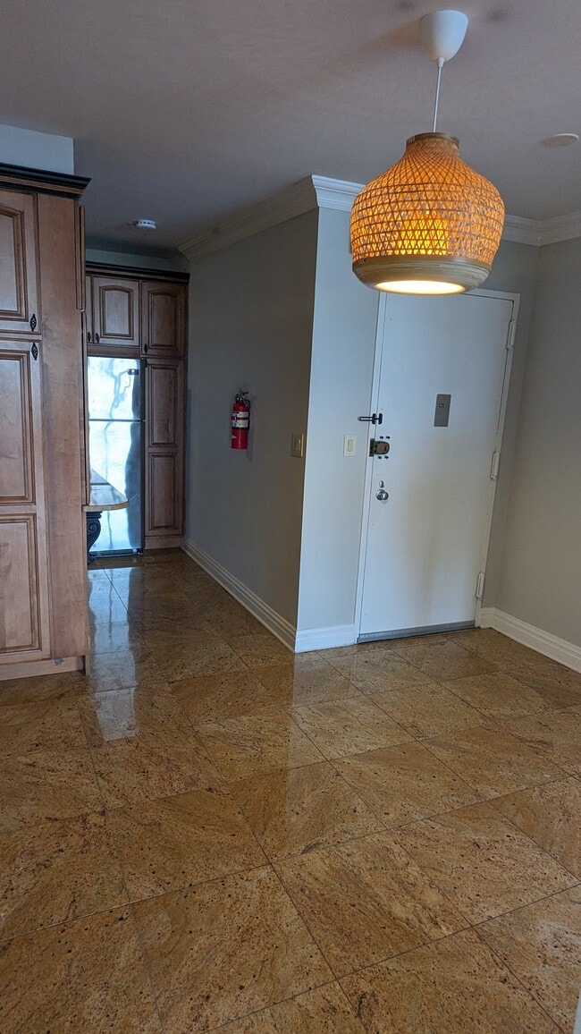 Building Photo - 7002 Kennedy Blvd E