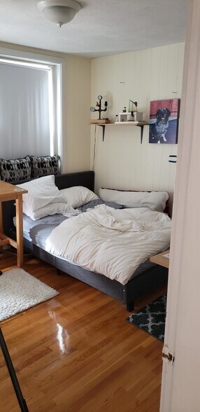 Building Photo - 155 Endicott St