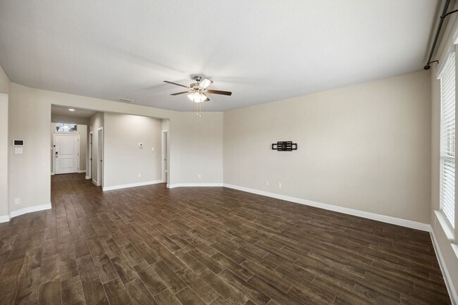 Building Photo - You won't believe it, move-in ready 3/2 in the sought after Bridgeview Community.