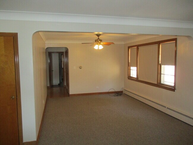Building Photo - 6170 N Meade Ave