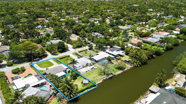Building Photo - 13521 S Biscayne River Dr