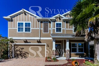 Building Photo - Your dream home awaits!