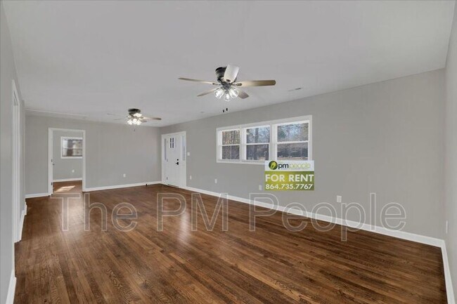 Building Photo - 501 S E St