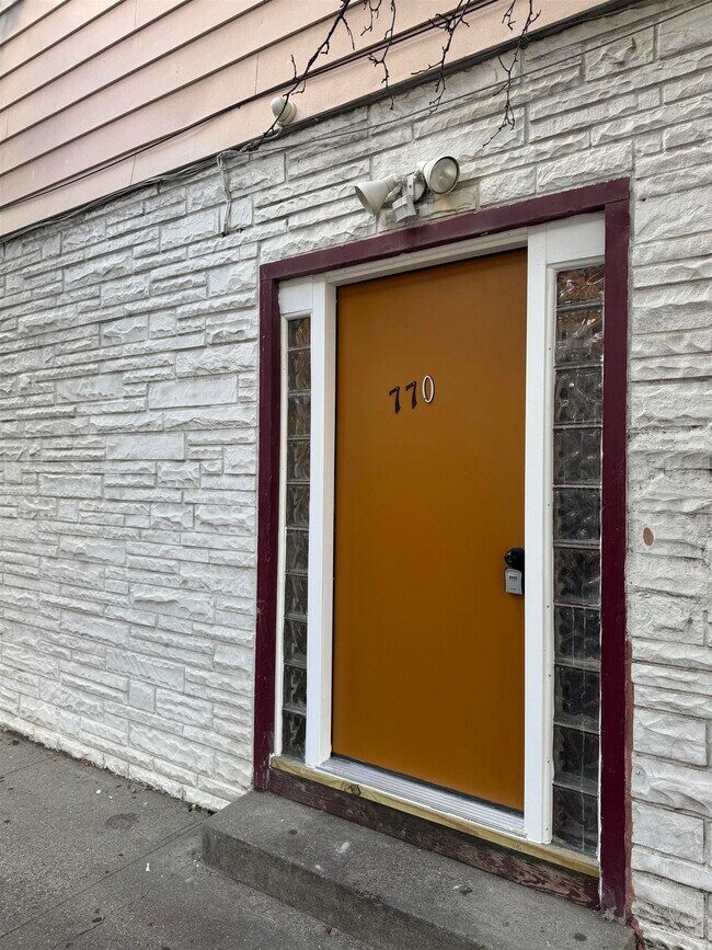 Building Photo - 770 Harrison Ave