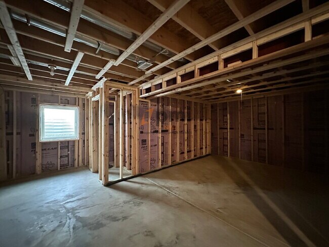 Building Photo - 1864 Westridge Dr