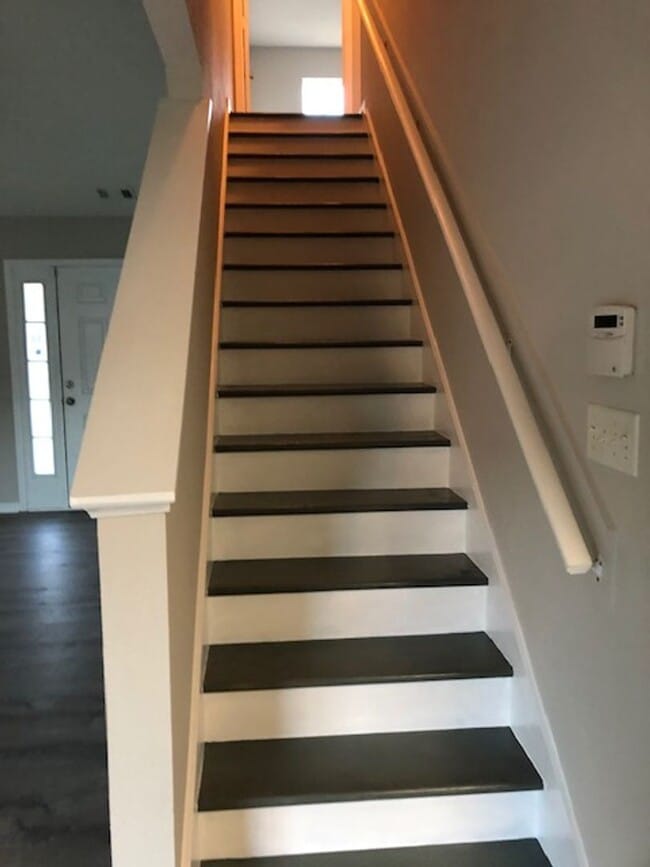 Building Photo - Nice home