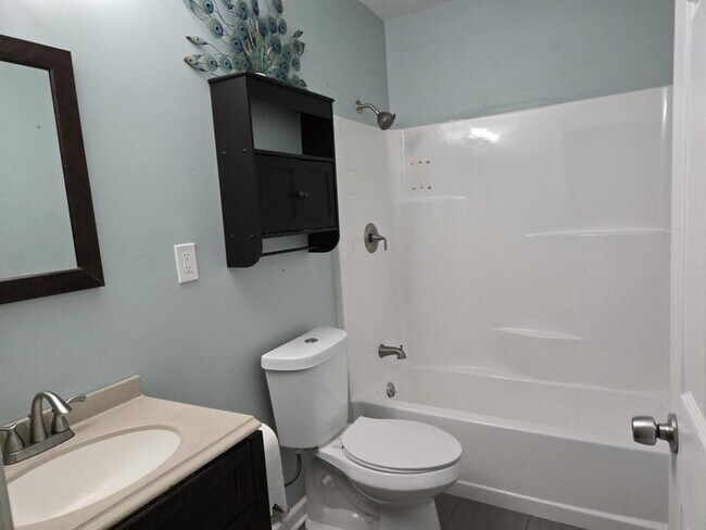 Building Photo - 460 Paxton Pl