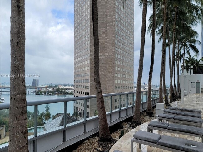 Building Photo - 325 S Biscayne Blvd