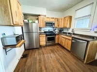 Building Photo - 215 Prospect St