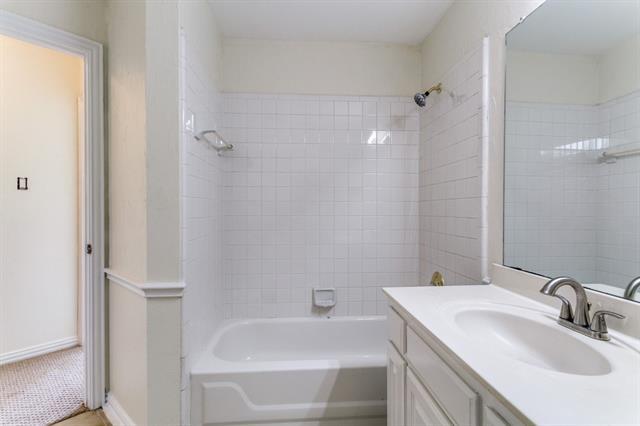 Building Photo - 755 Greenway Dr