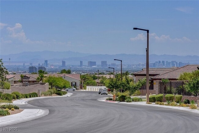 Building Photo - 536 Puenta Del Rey St