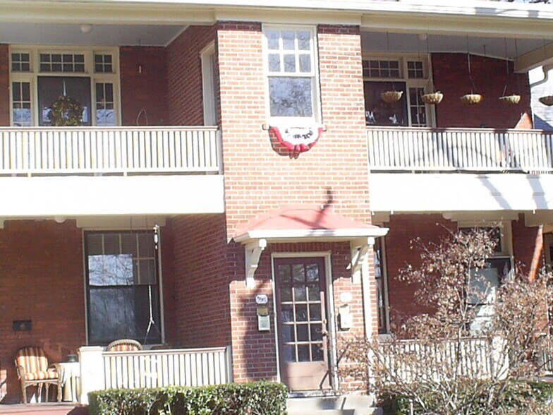 Building Photo - 155 Holbrook Ave
