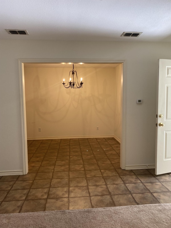 Building Photo - 640 Canada St