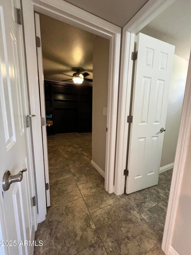 Building Photo - 15230 N Blackbird Dr