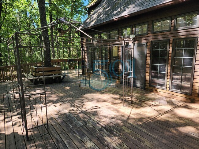 Building Photo - Available Soon! RARE! Exquisite home for l...
