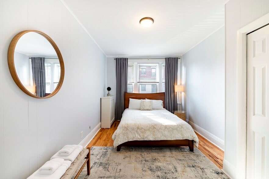 Building Photo - 32 Reedsdale St