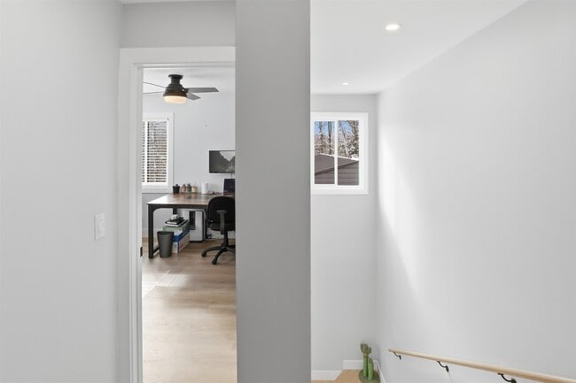 Building Photo - 253 Upper Mad River Rd