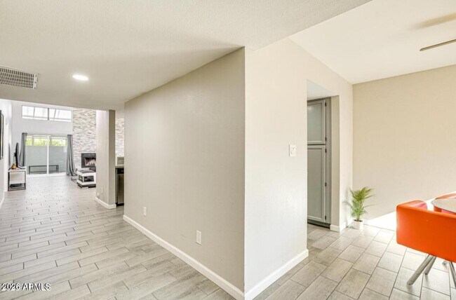 Building Photo - 14236 N 23rd St