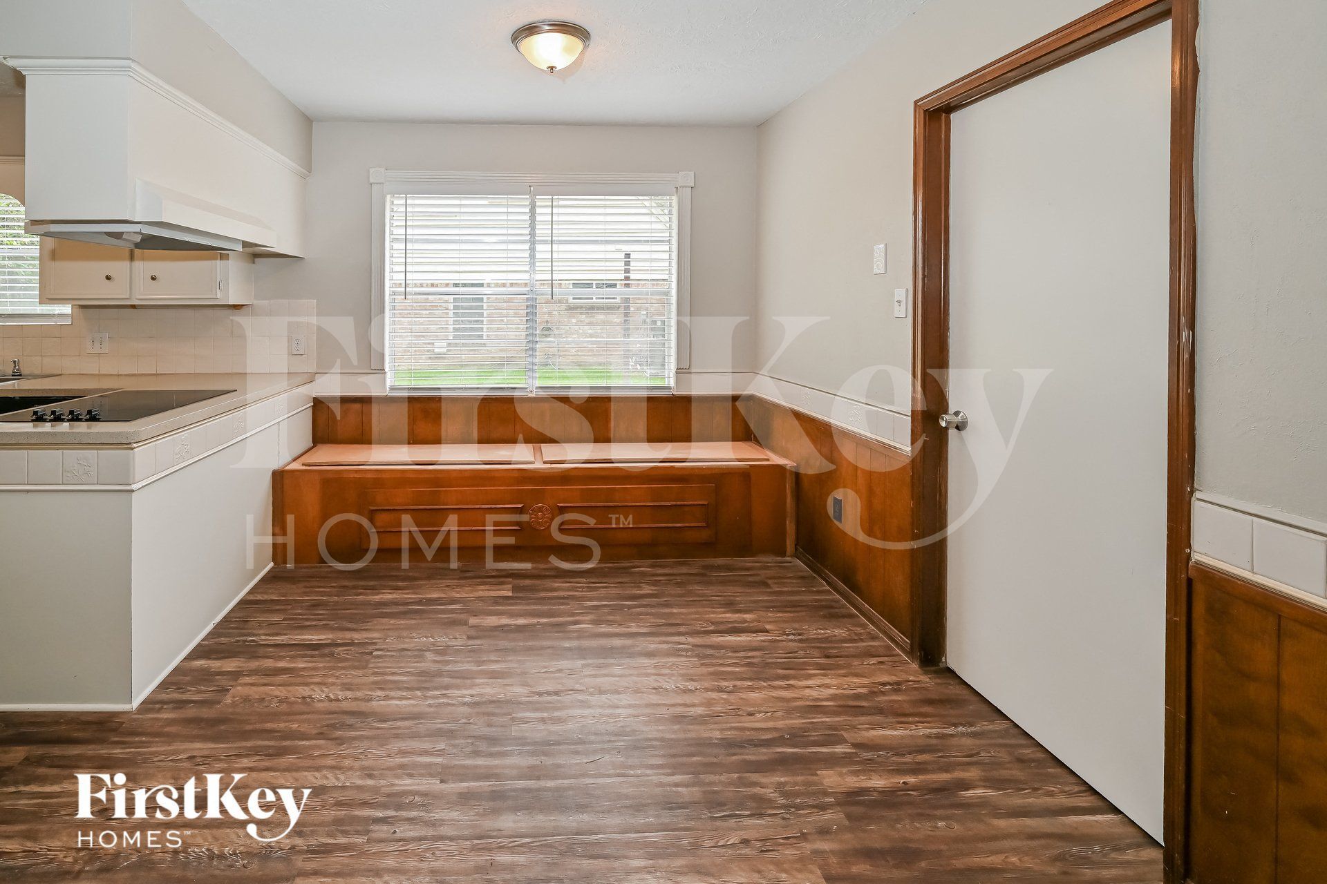 Building Photo - 3806 Fairvalley Dr