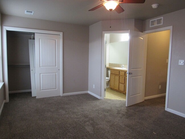 Building Photo - Charming 2 Story Doll House W/Unfinished Basement