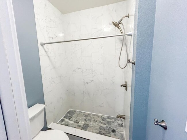 Building Photo - 91-269-269 Hanapouli Cir