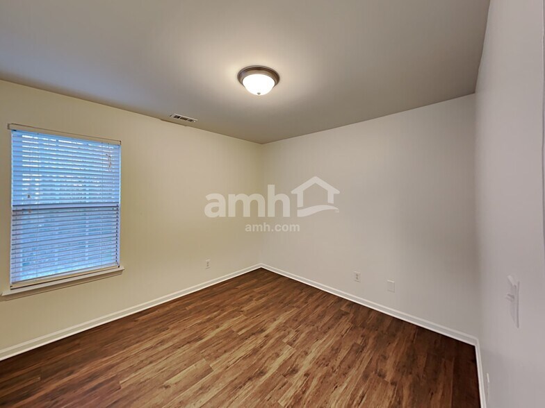 Building Photo - 10630 Turkey Point Dr